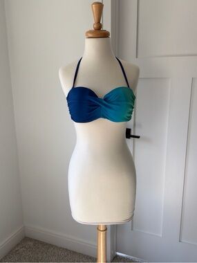 VENUS Blue and Teal Twist Bikini Top